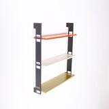 Tomado pocket shelf with bookends
