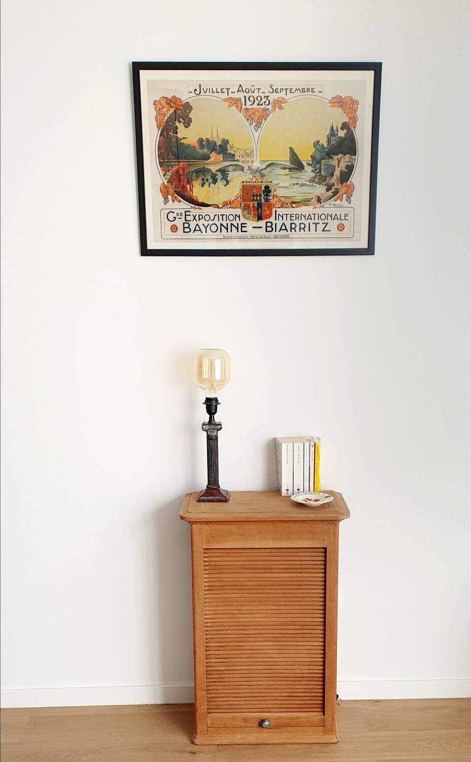 Wooden curtain cabinet