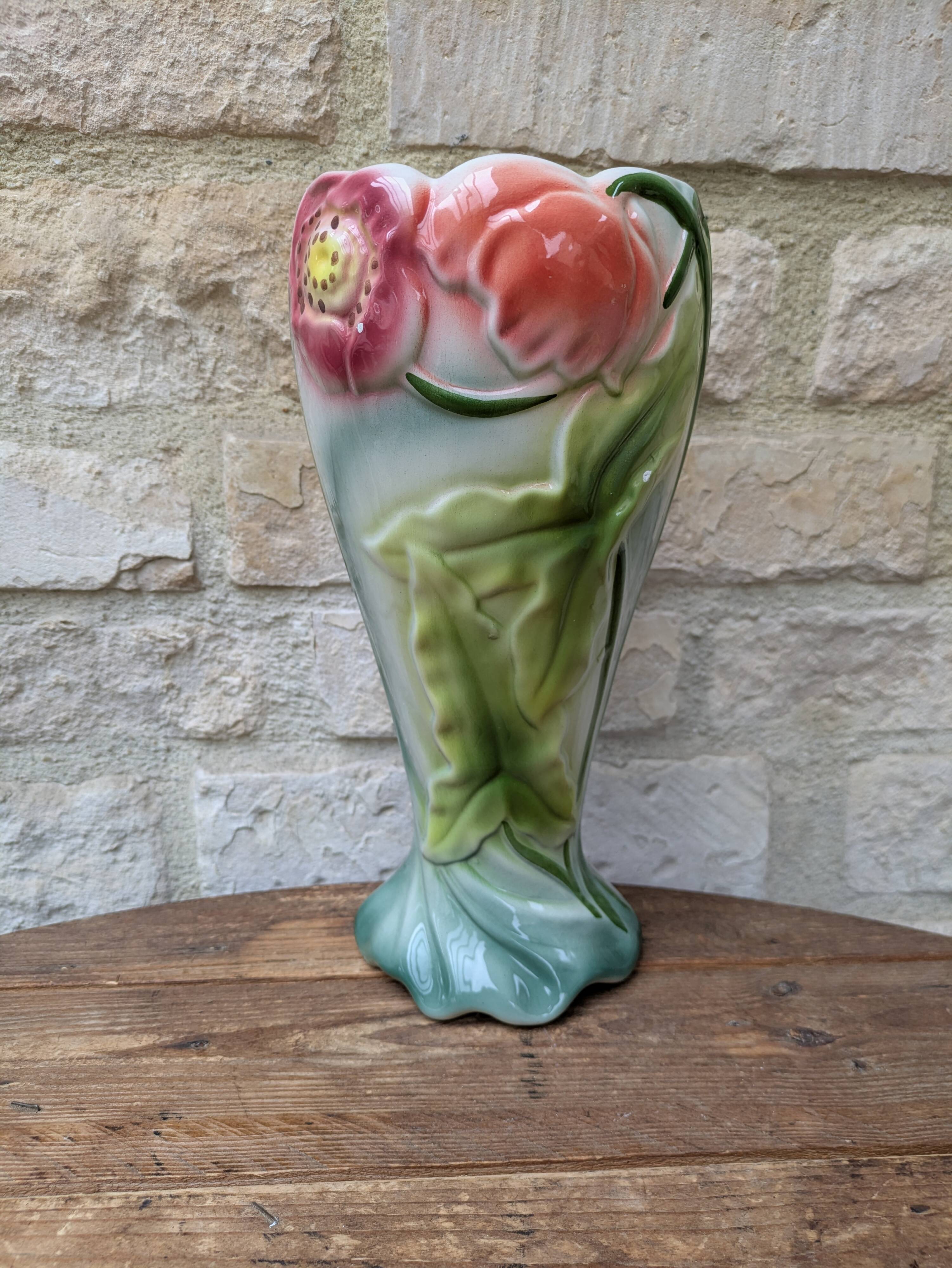 Antique large slipware vase decorated with anemones, Saint Clément, H30cm.
