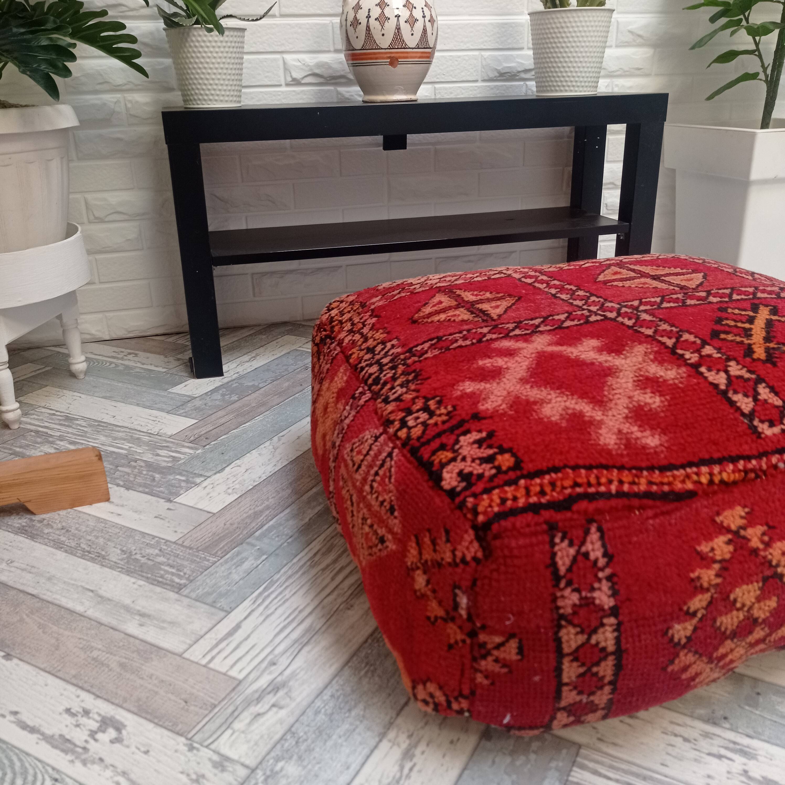 Handmade Berber pouf in wool 60 X 60 X 20 CM