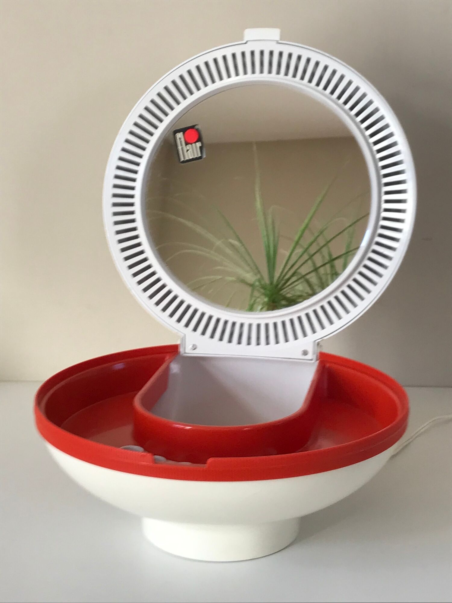 Hairdresser flair ufo vintage design Annees 70