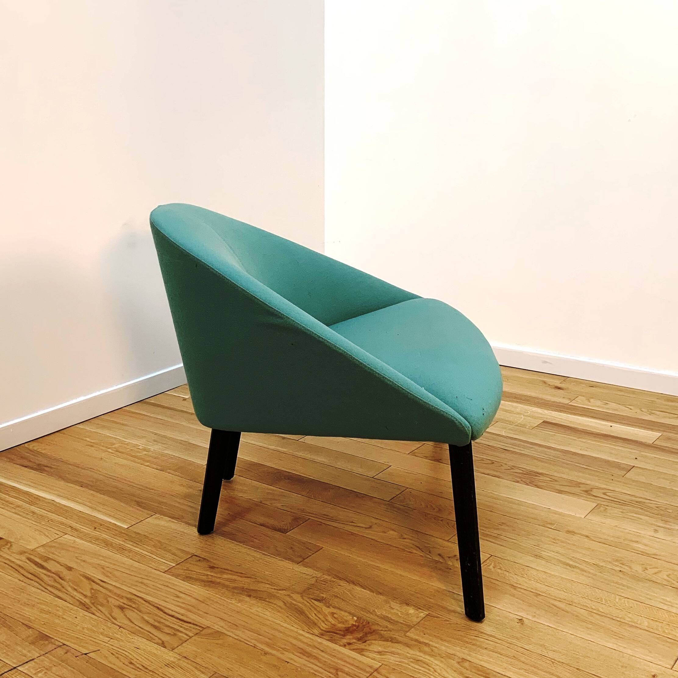 Pair of Colina M armchairs, Arper