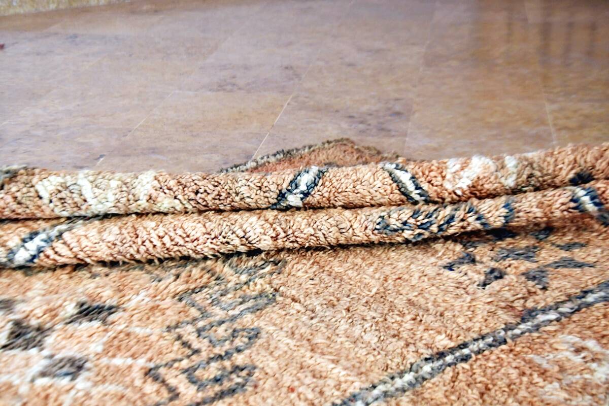 Vintage Boujaad Moroccan Berber rug 268 x 153 cm