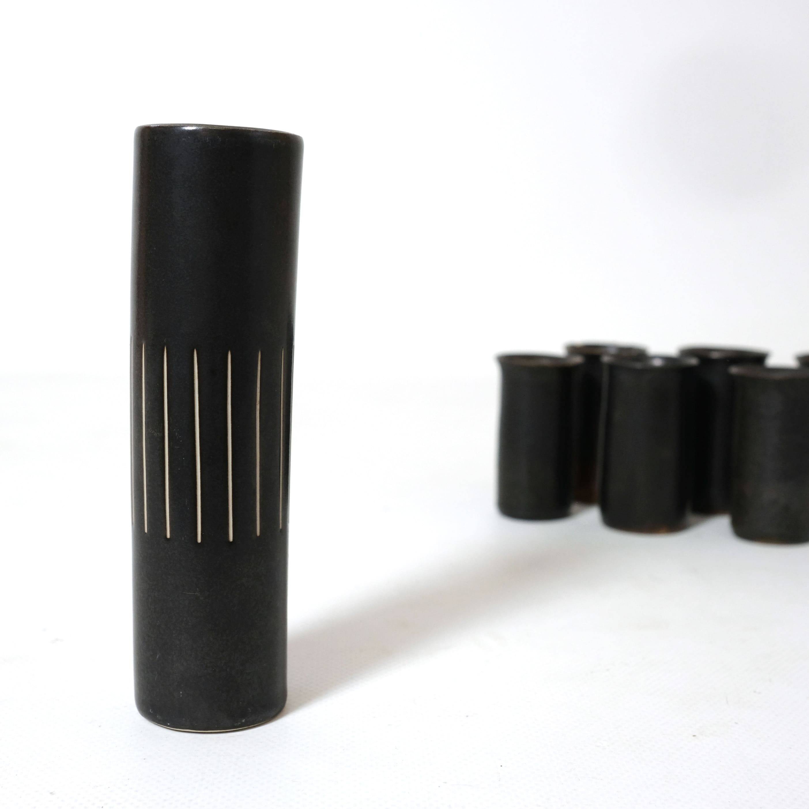 Stoneware plate and 6 goblets from Saint Amand en Puisaye.