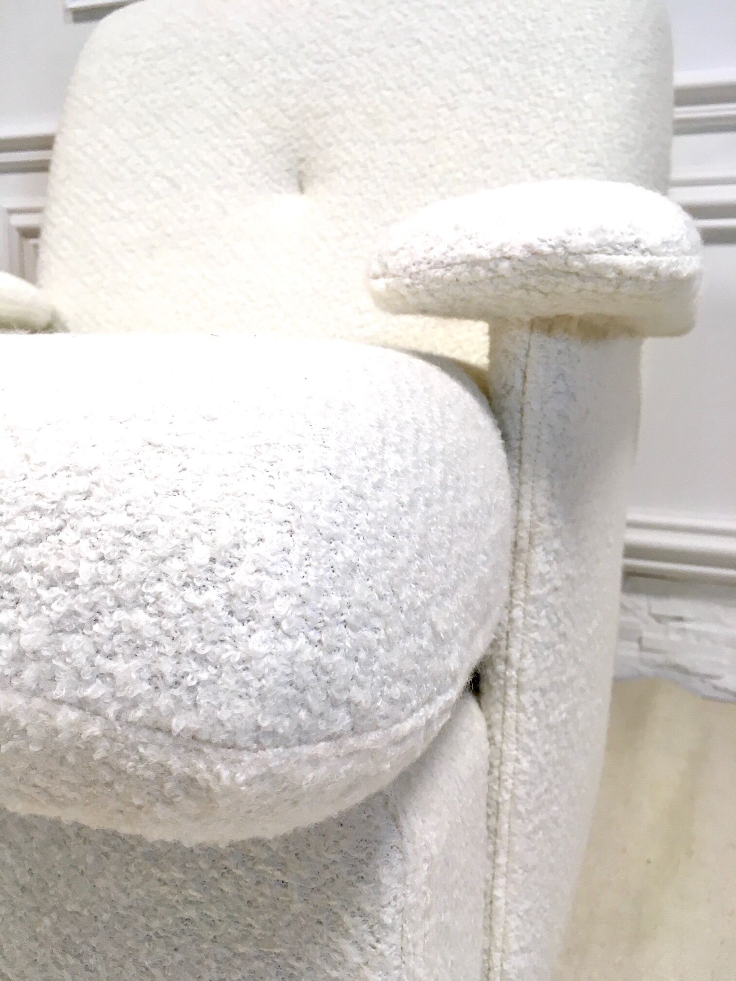 Fauteuil vintage en laine bouclée