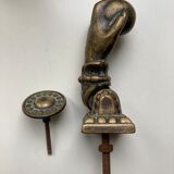 Ancien heurtoir de porte bronze forme main