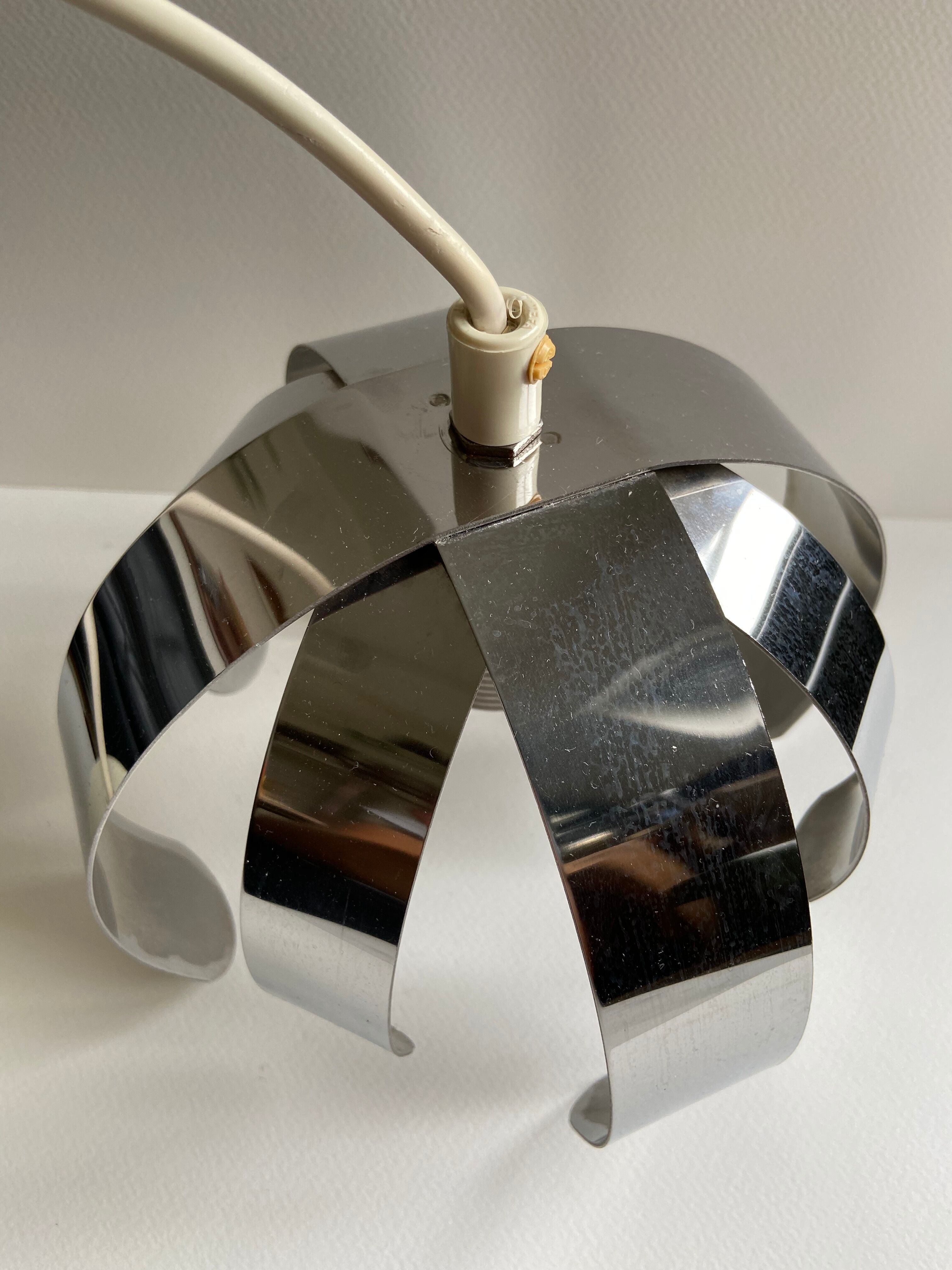 Chrome aluminium hanging lamp