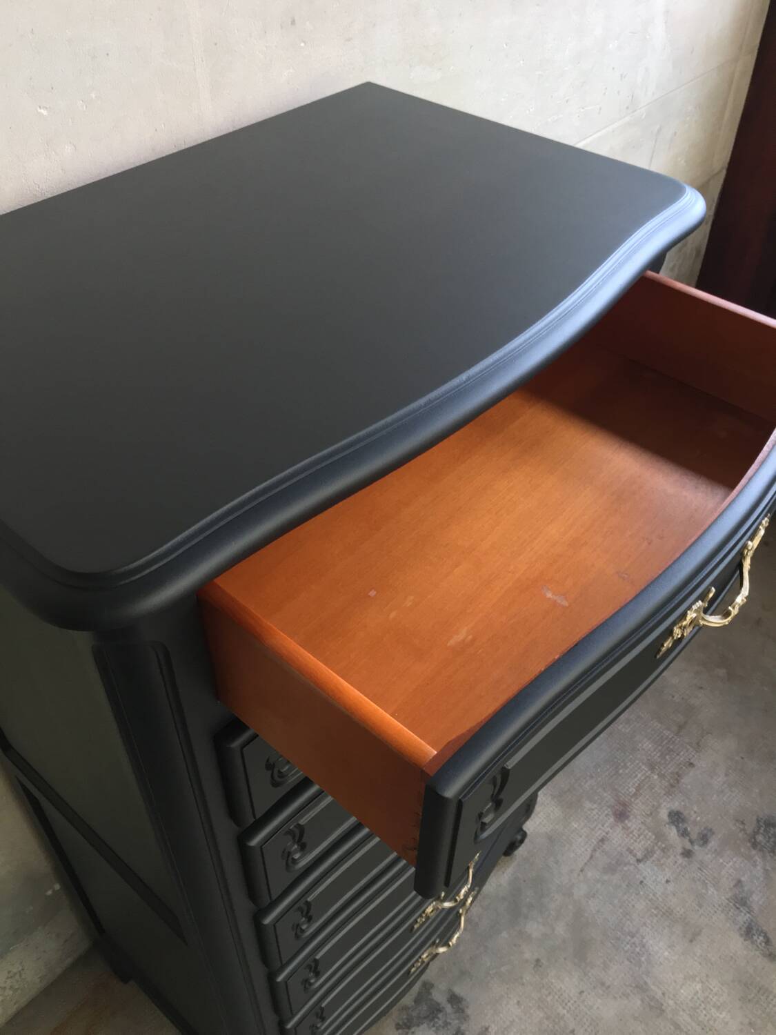 Vintage black revamped weekly planner