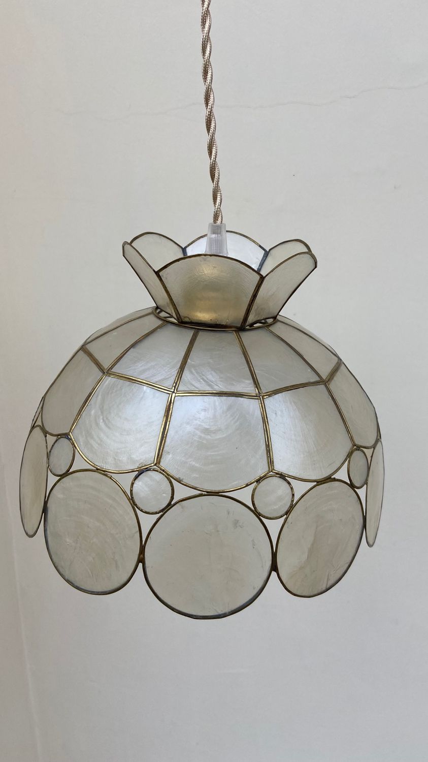 Suspension vintage en nacre et laiton