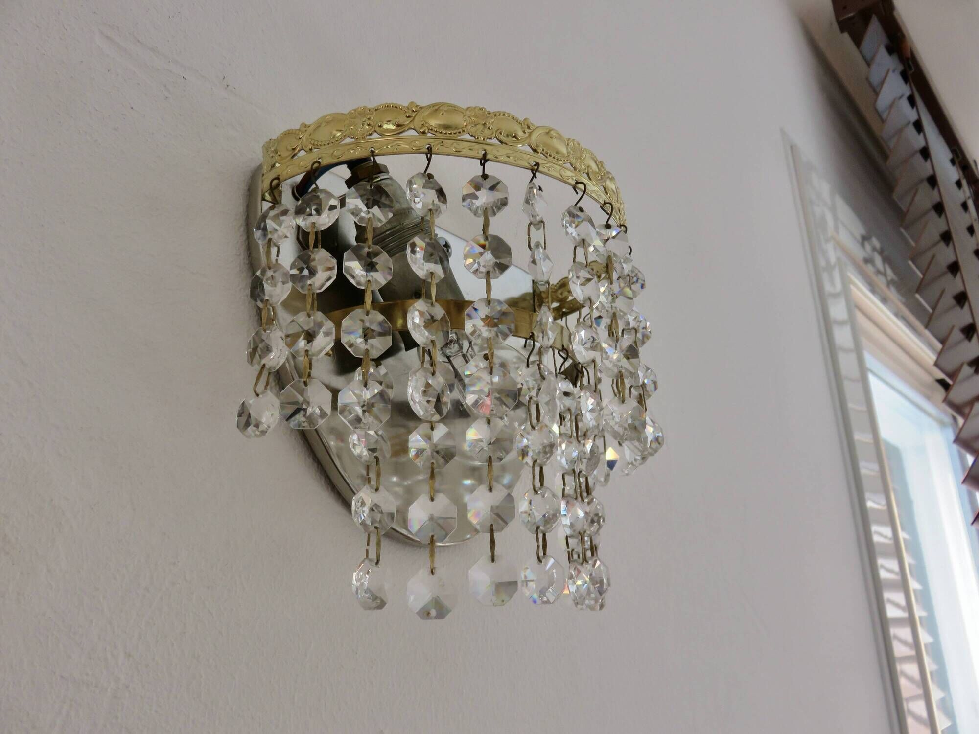 Apply "hot air balloon" to pendants, edition "Deknudt lighting", Belgium.