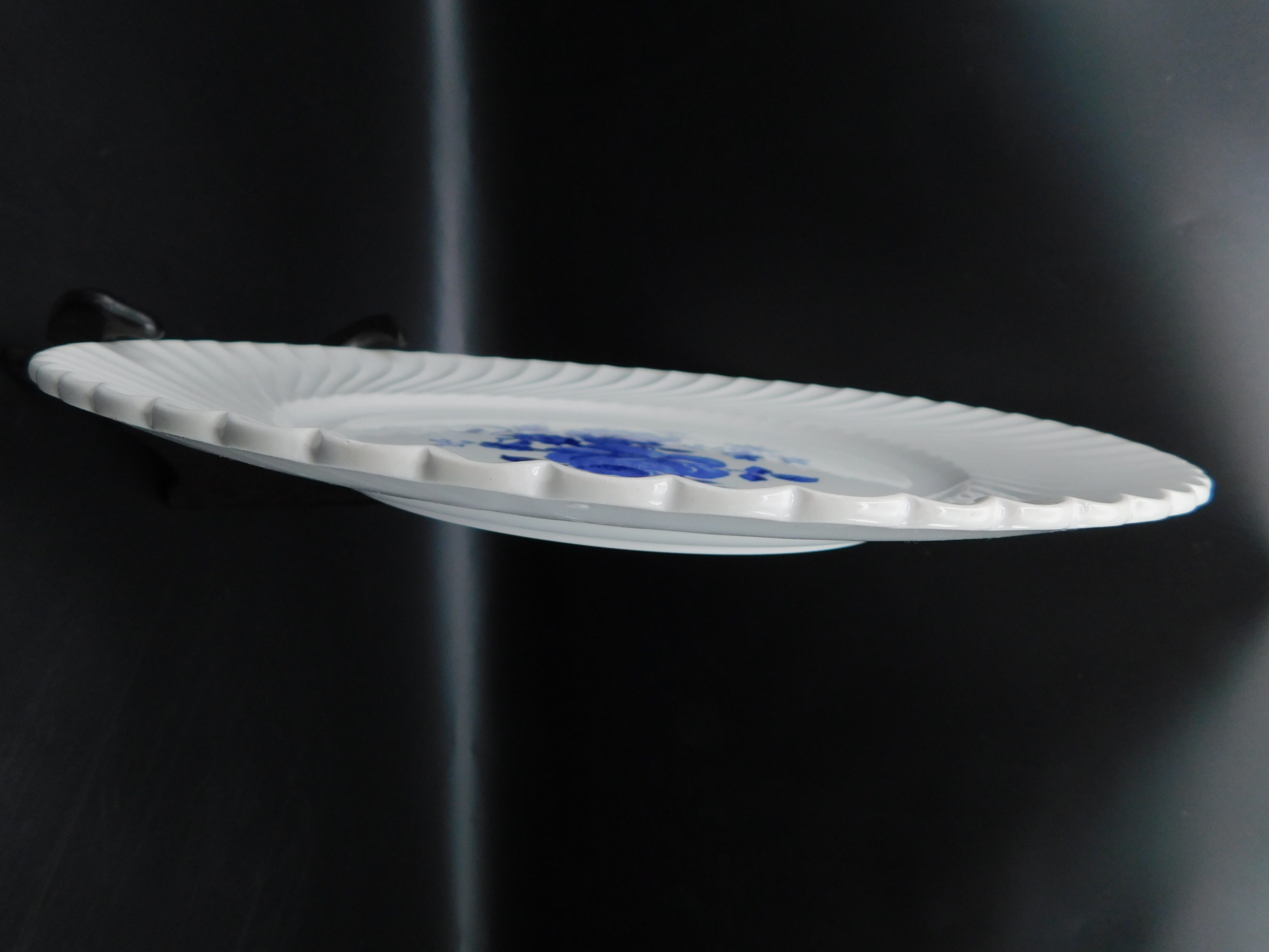 Cake dish KG Lunéville with blue flowers