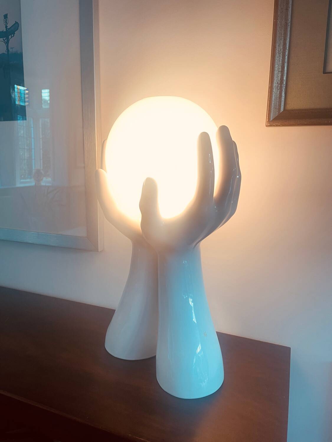 Lampe à main vintage en céramique blanche. France années 1970. Style Memphis