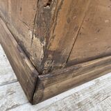 Central island trading counter in walnut