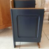 chevet relooké bleu profond et bois