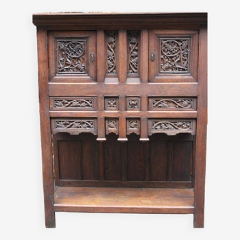 Dresser unit with two bodies in neo-Gothic style.