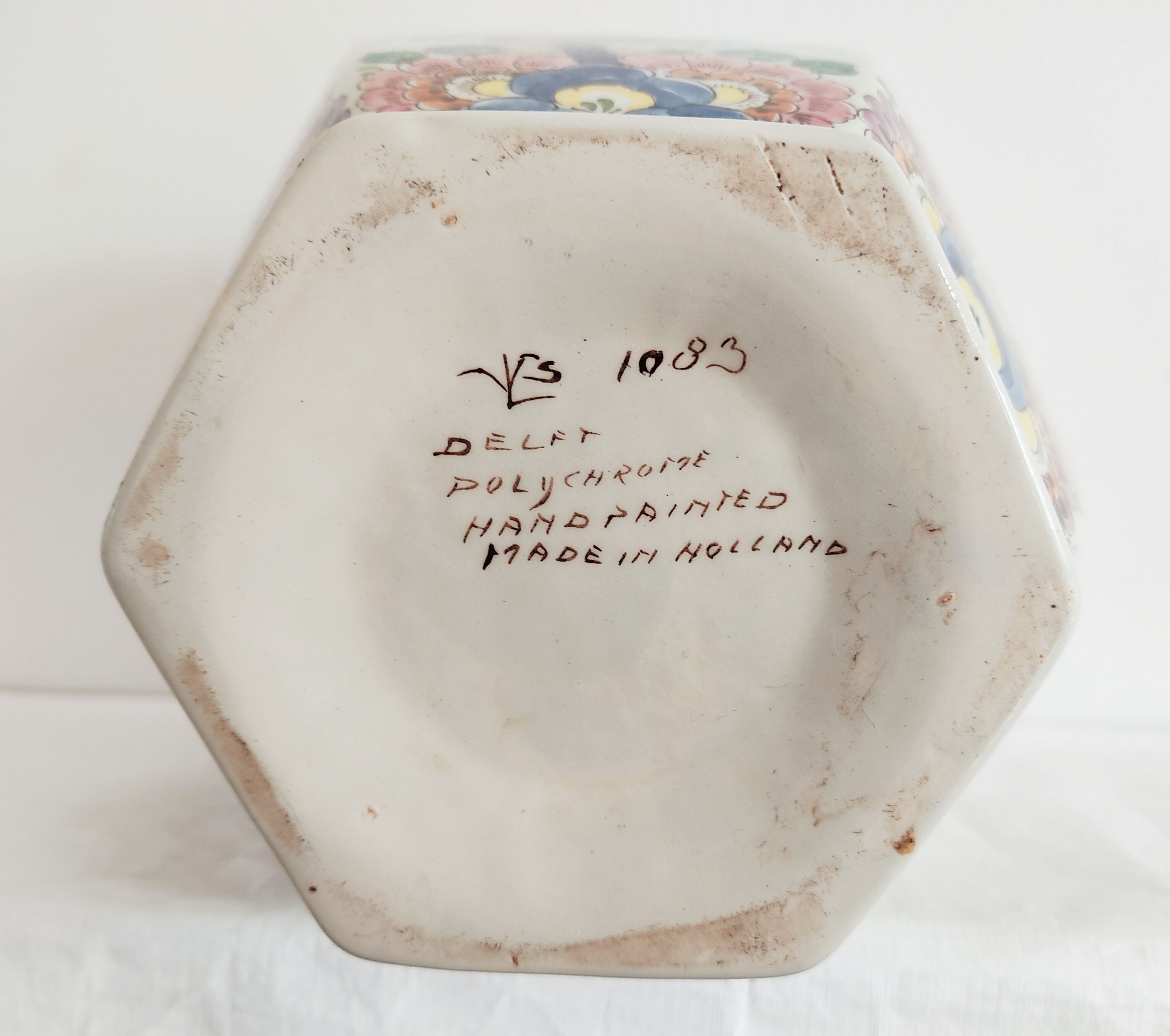 Delft potiche vase polychrome parakeets decoration