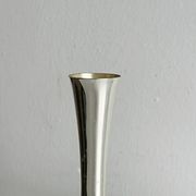 Lightweight metal single-stem vase