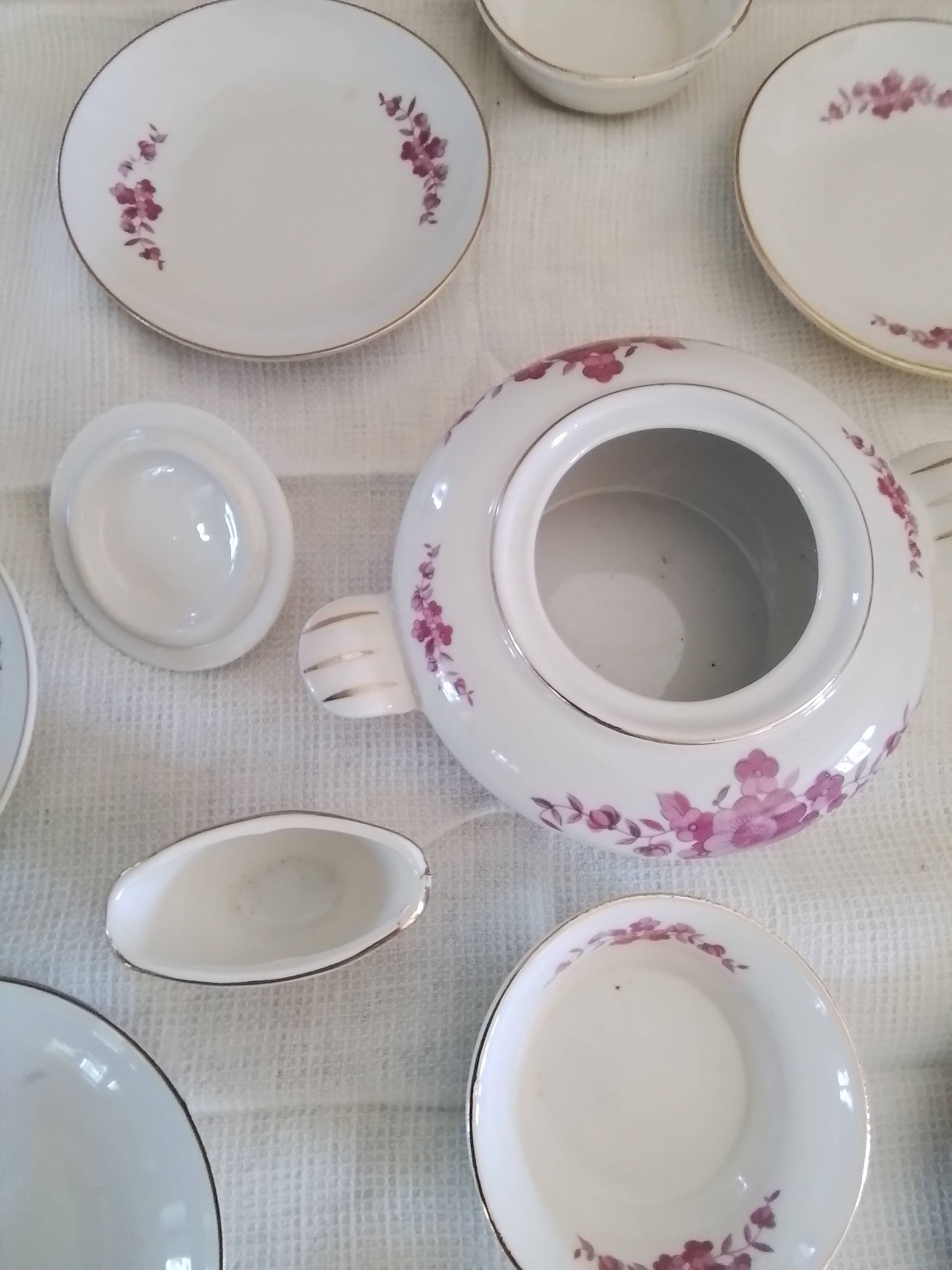 Antique porcelain dinette