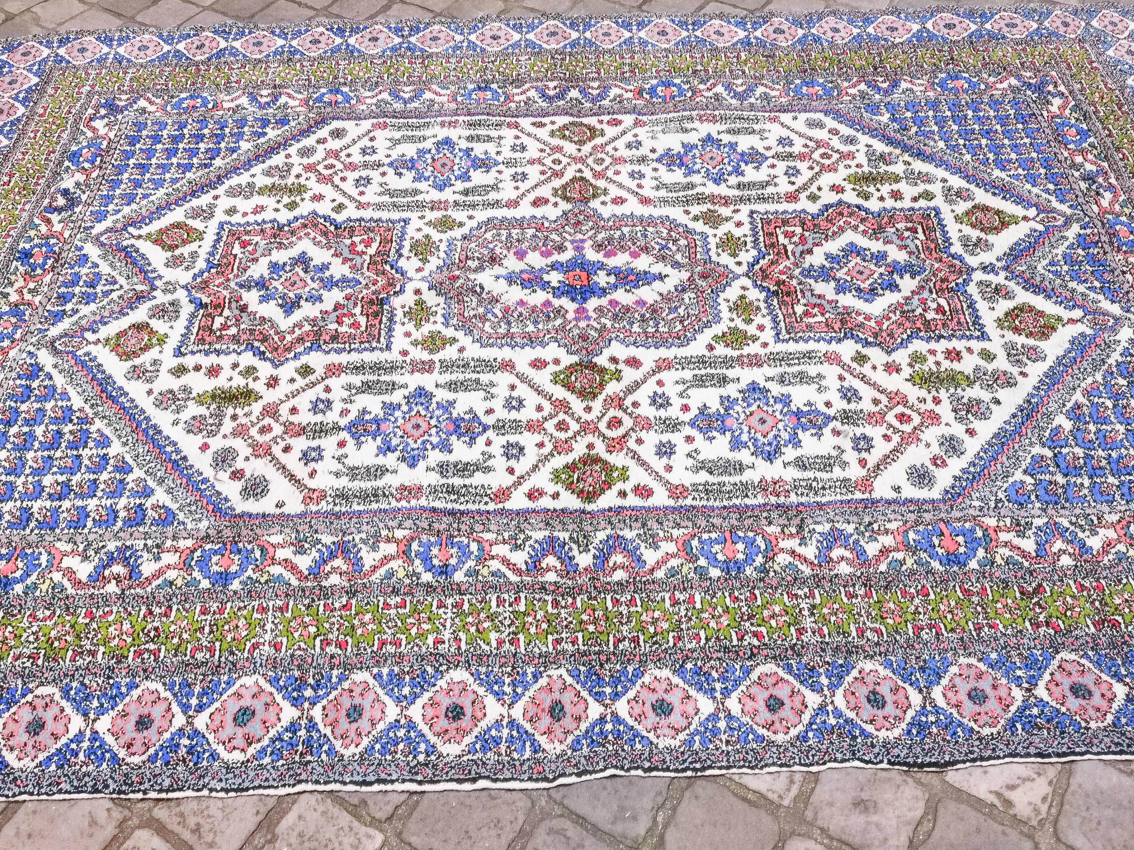 Handmade East carpet North Africa 307 x 208 cm