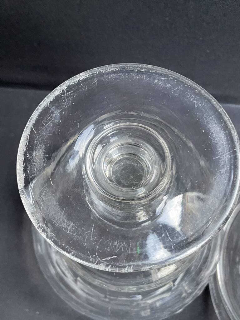 Drageoir with lid - Cut blown glass – 19th century