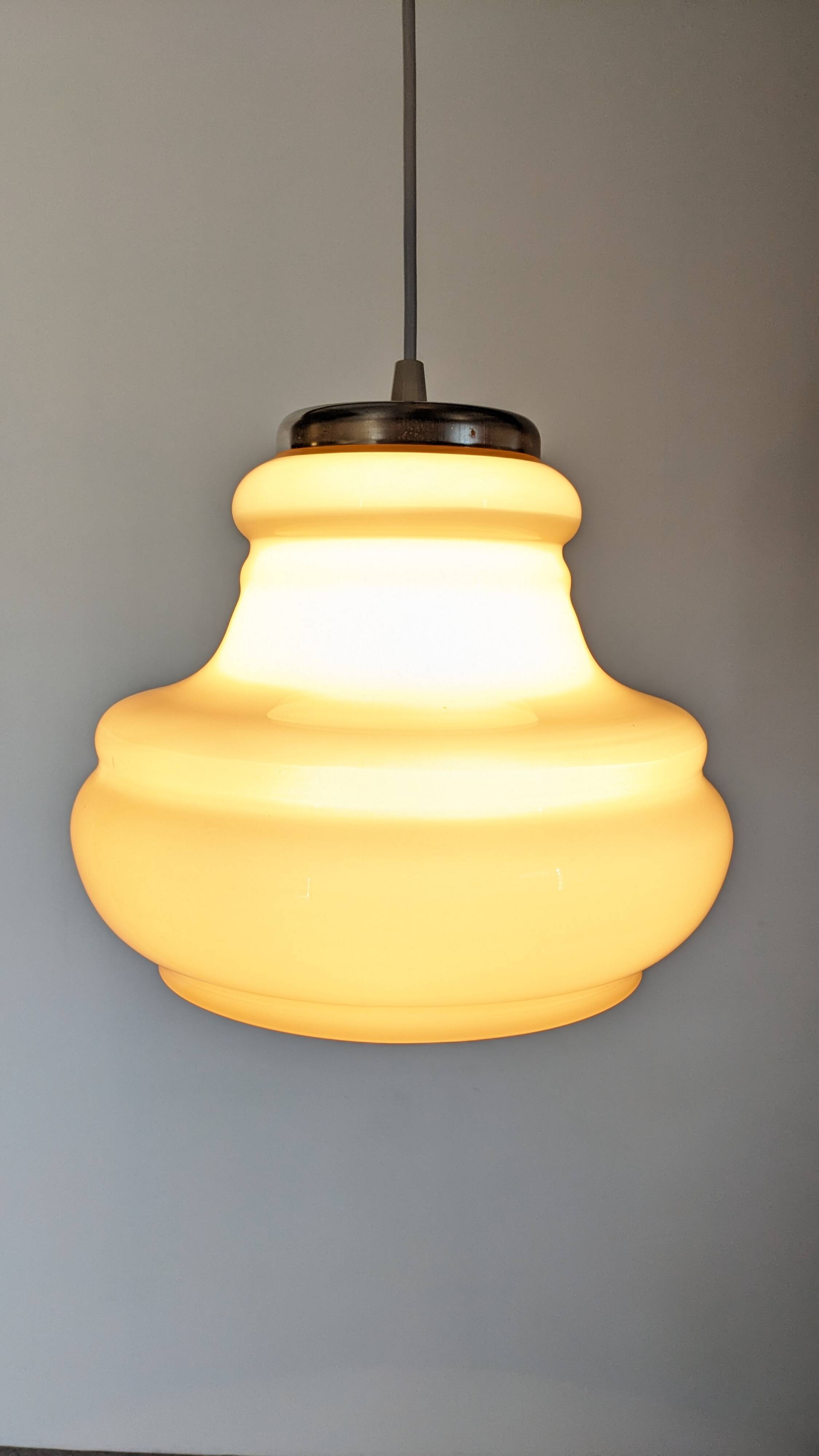 Suspension in caramel opaline, France around 1960.