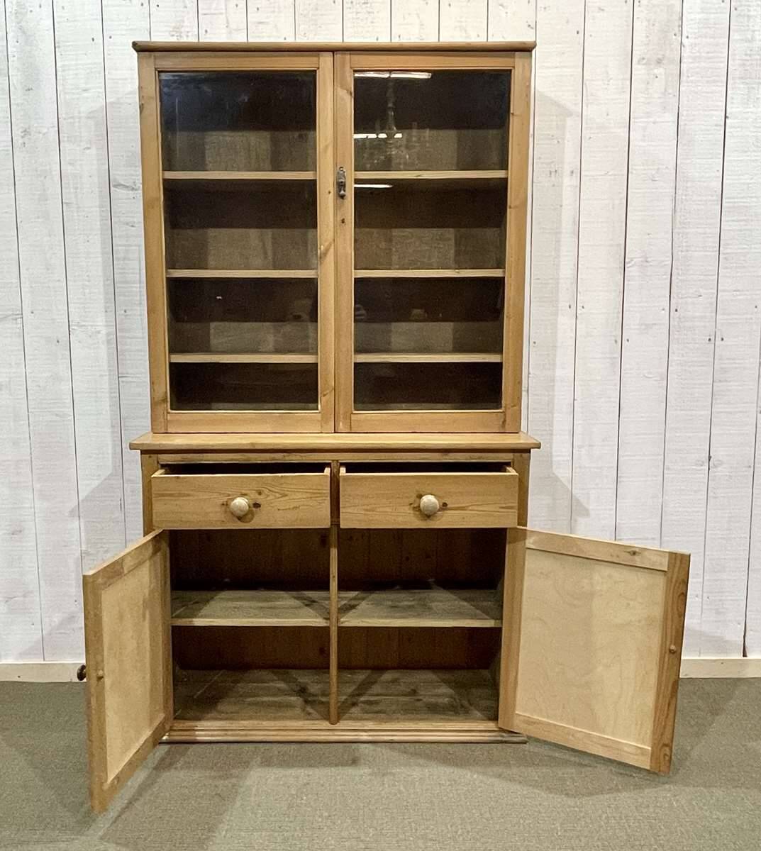 English 2-body sideboard in fir from the early 20th century