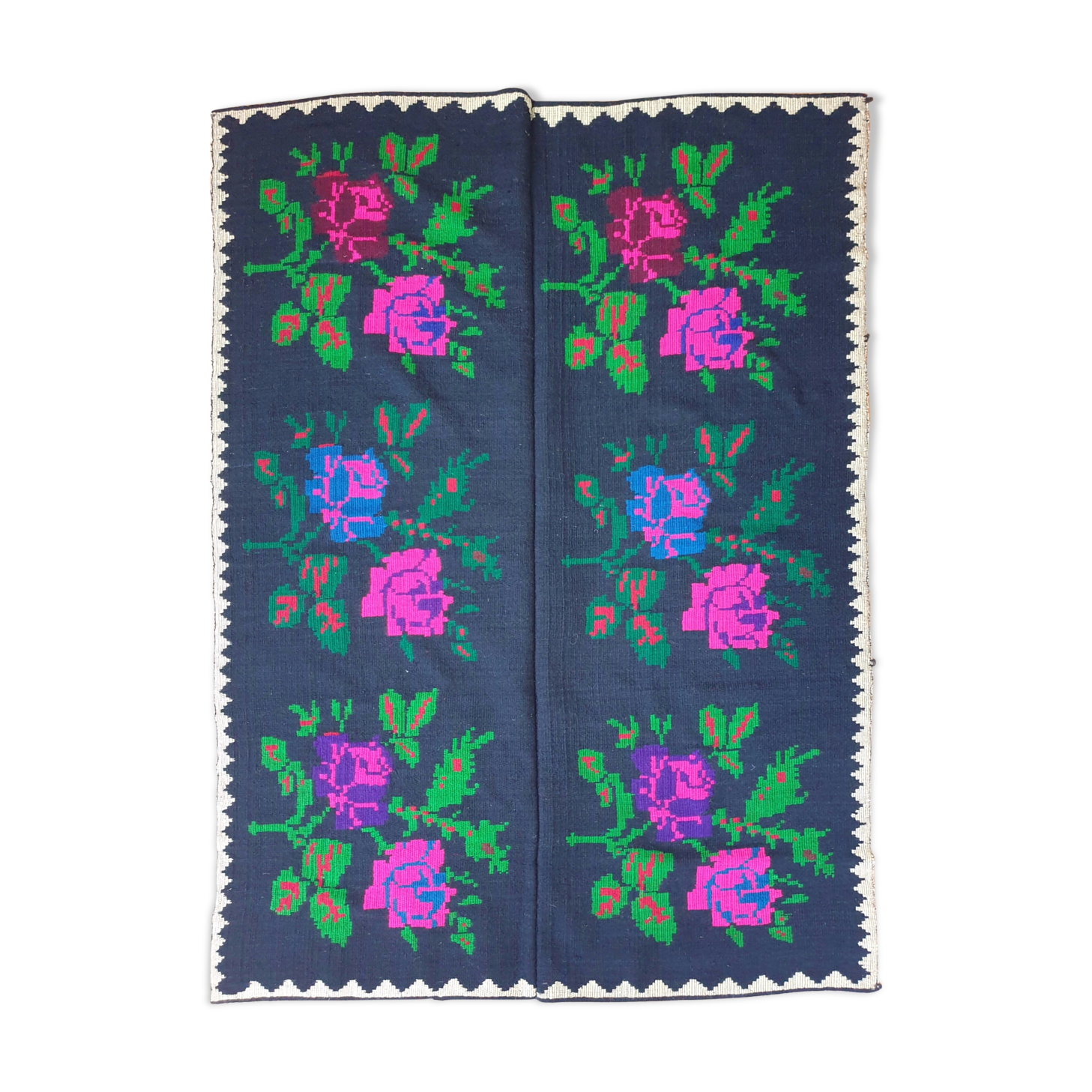 Tapis roumain tissé à la main, fond noir avec de grandes roses