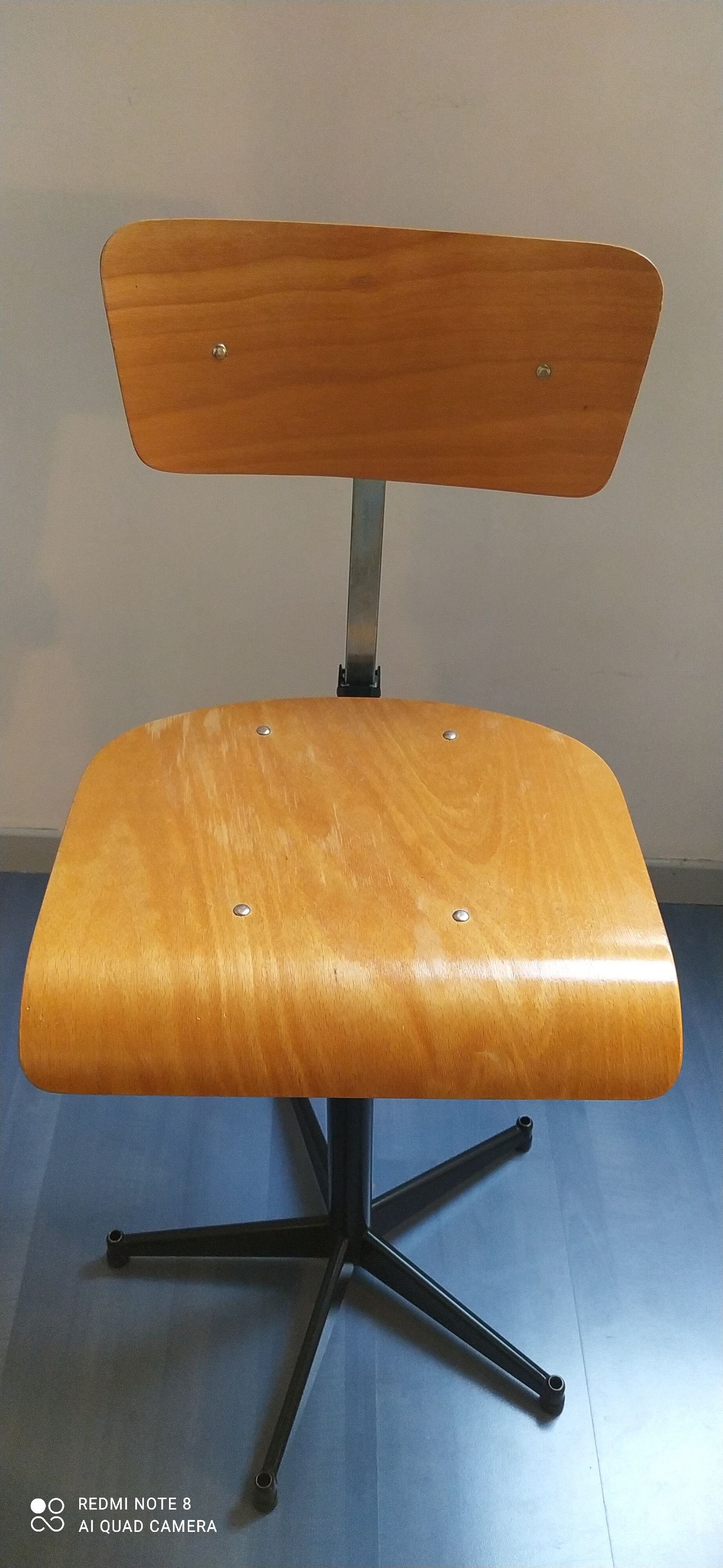 Vintage workshop chair, back height and adjustable seating