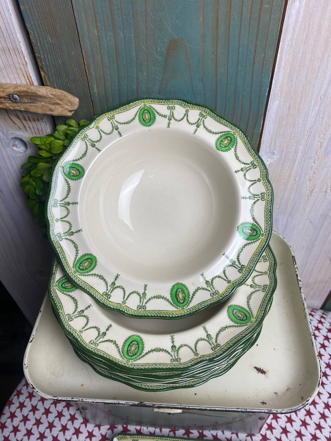 Set of 6 antique Royal Doulton bowls