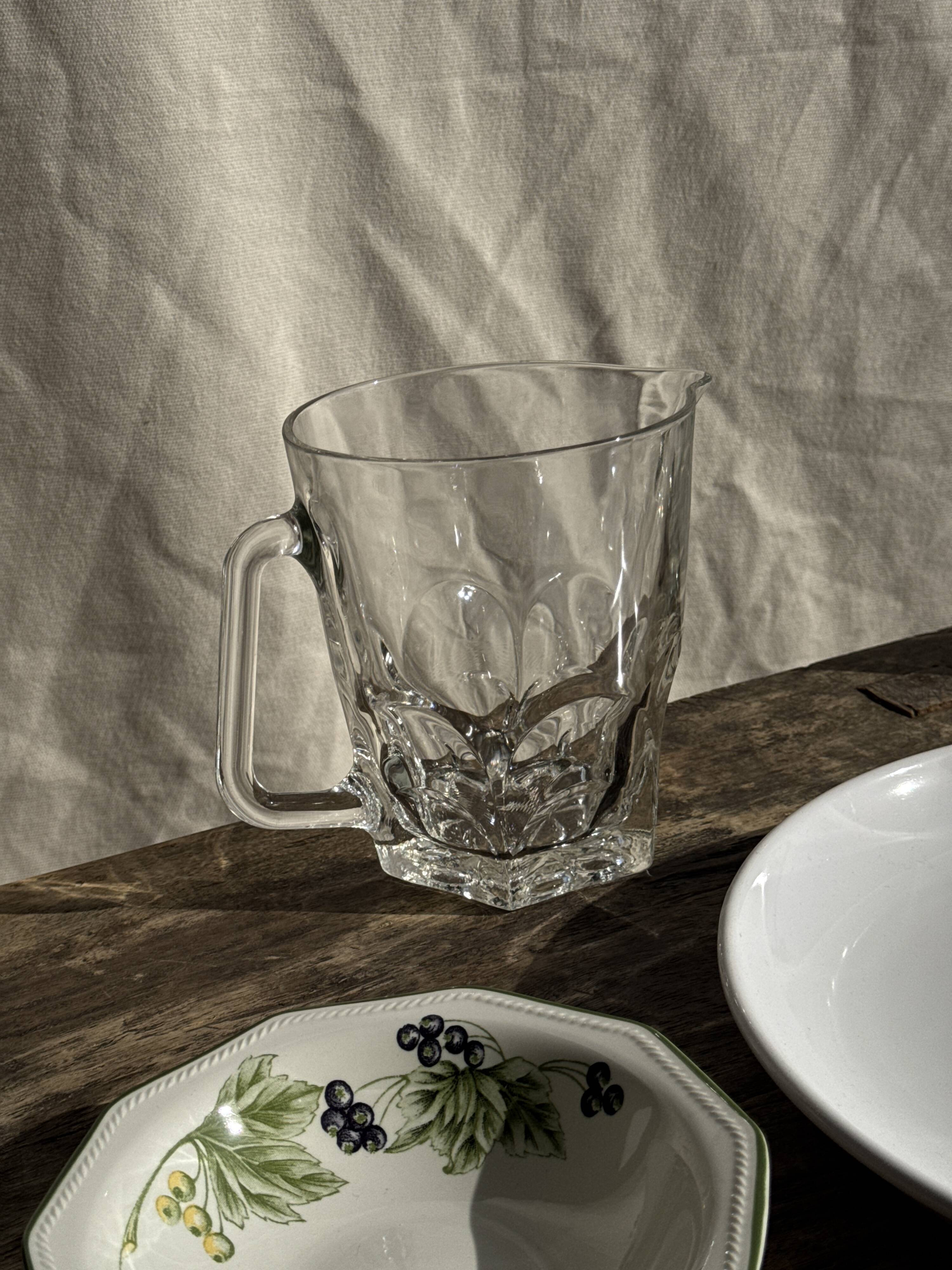 Large glass water jug with handle, hexagonal base, H15 D20.