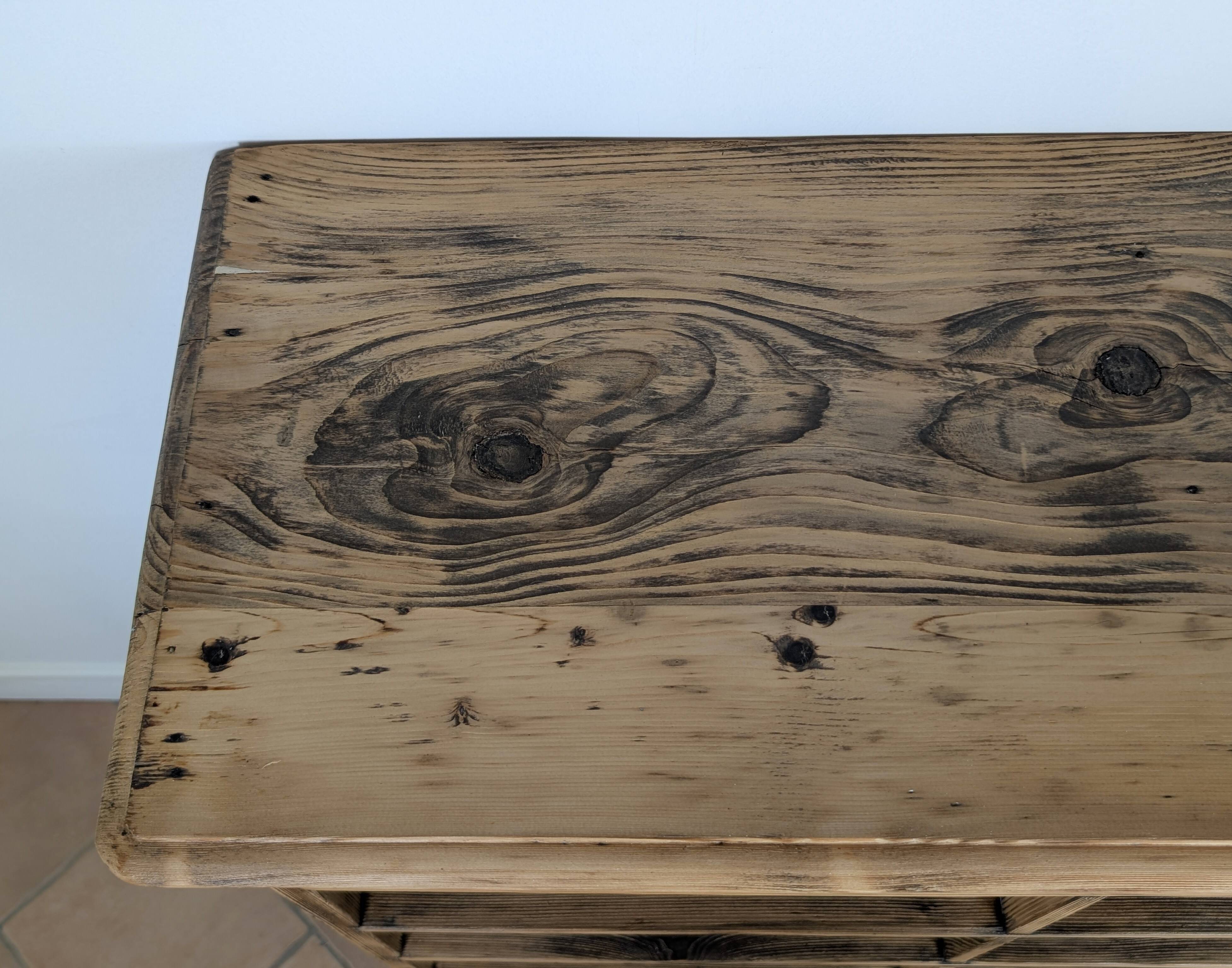 Workshop furniture with lockers