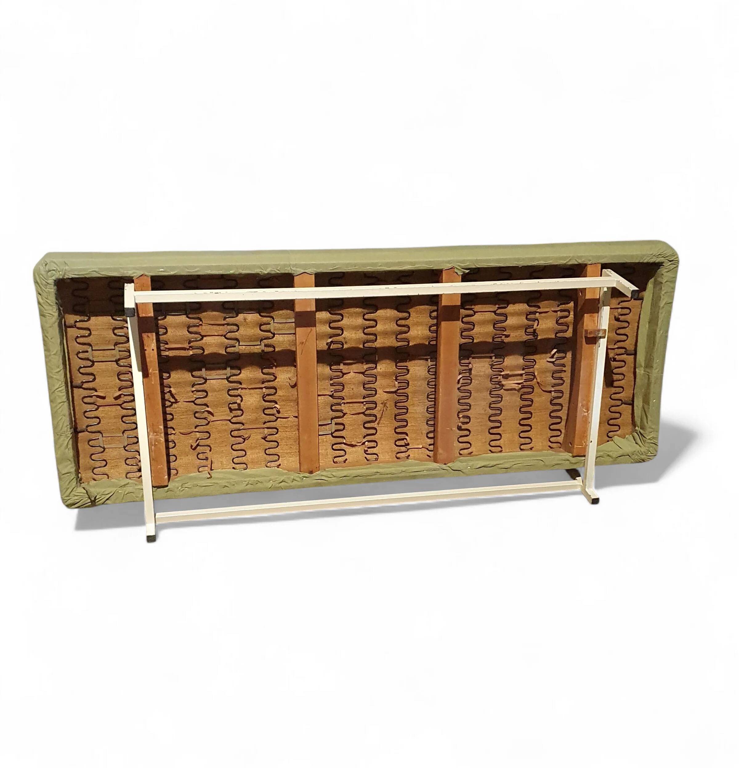 First Rob Parry modern, sleeping sofa / day bed / 1960s / Lotus 45 / Gelderland