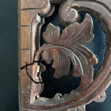 Tablette murale d’angle sculptée