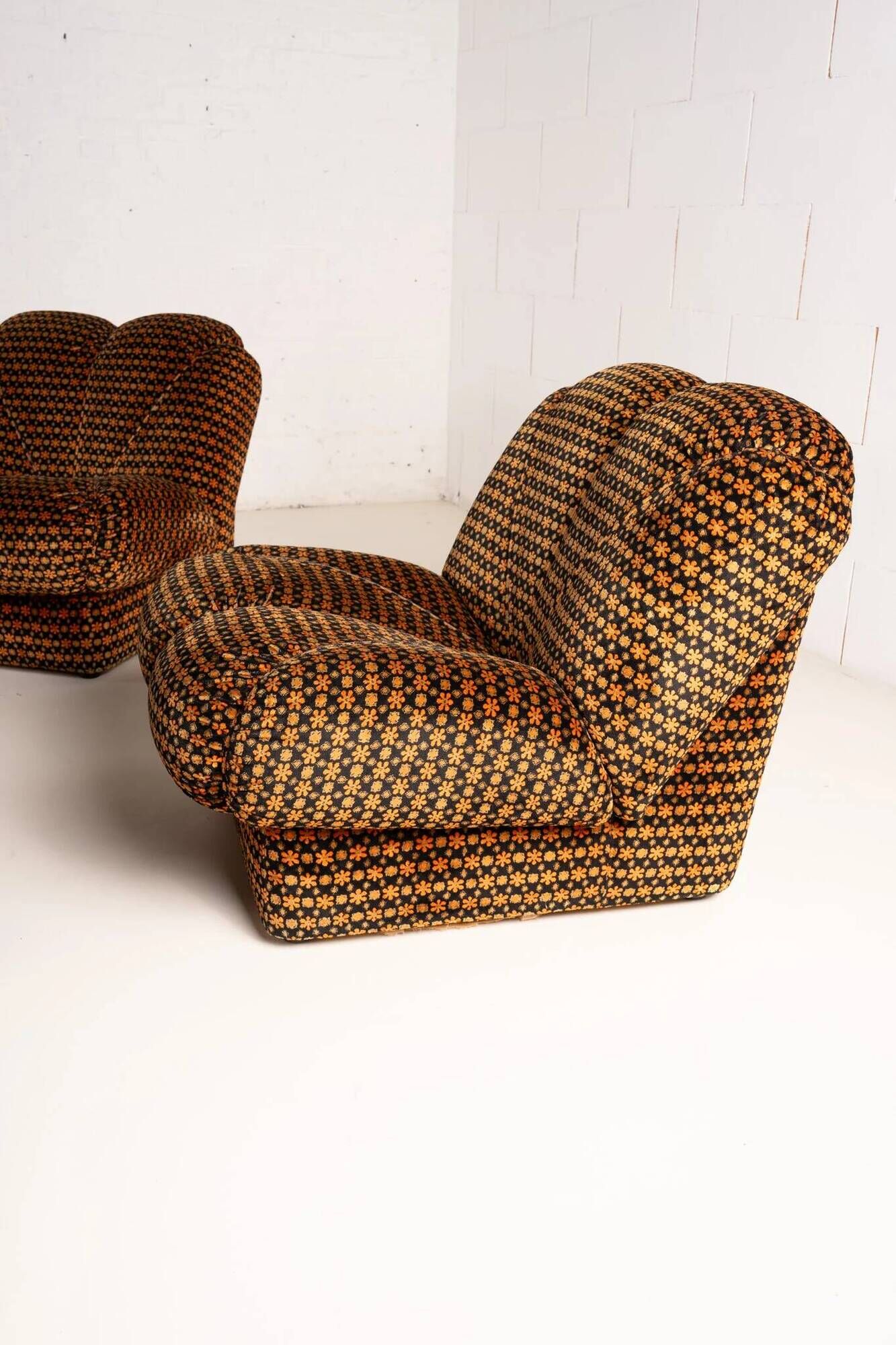 70s FLORAL PRINT MODULAR SOFA & TABLE