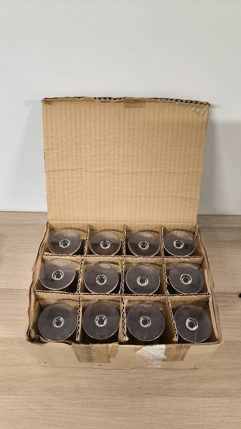 12 Saint Louis crystal wine glasses, Cerdagne model