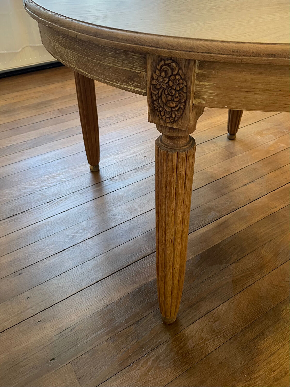 Oak table with fluted legs