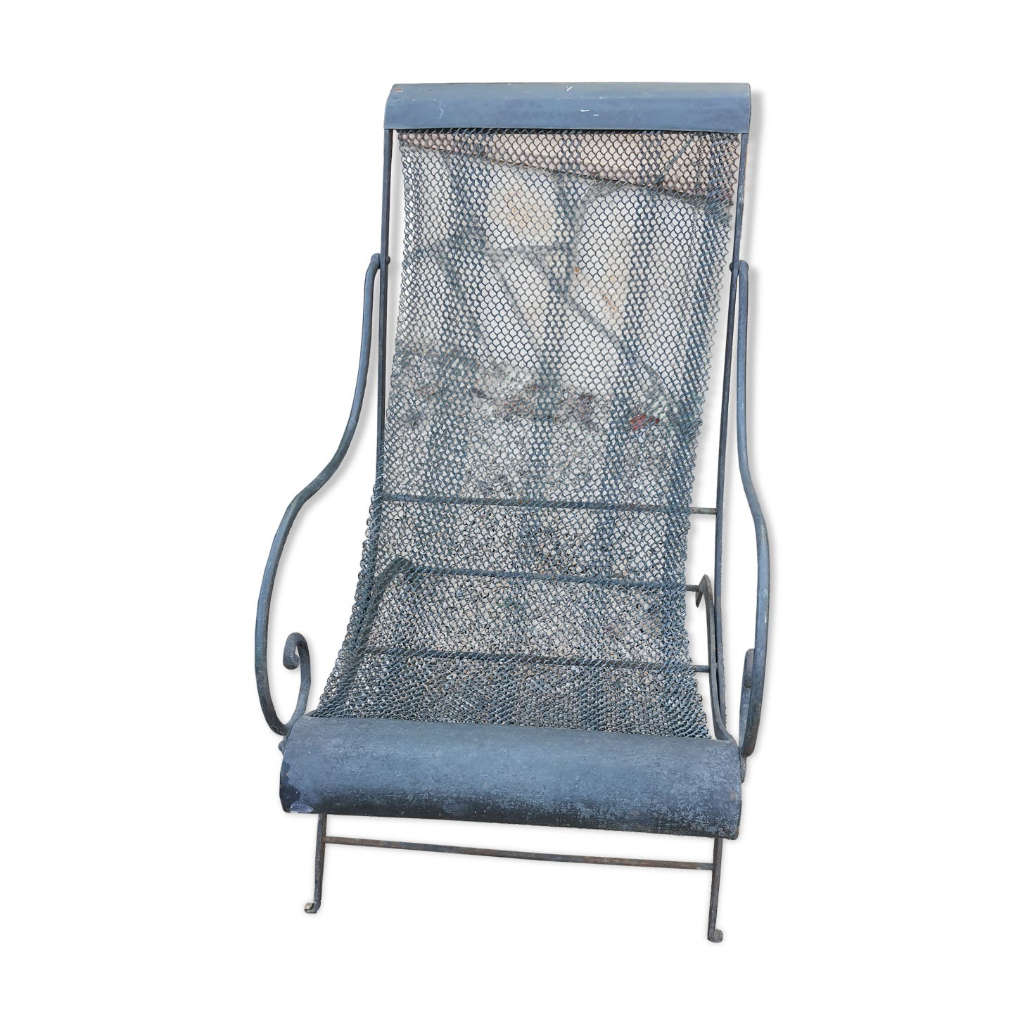 Relaxed wrought iron chair