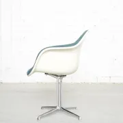Pair dal la fonda fiberglas chair by charles & ray eames for vitra