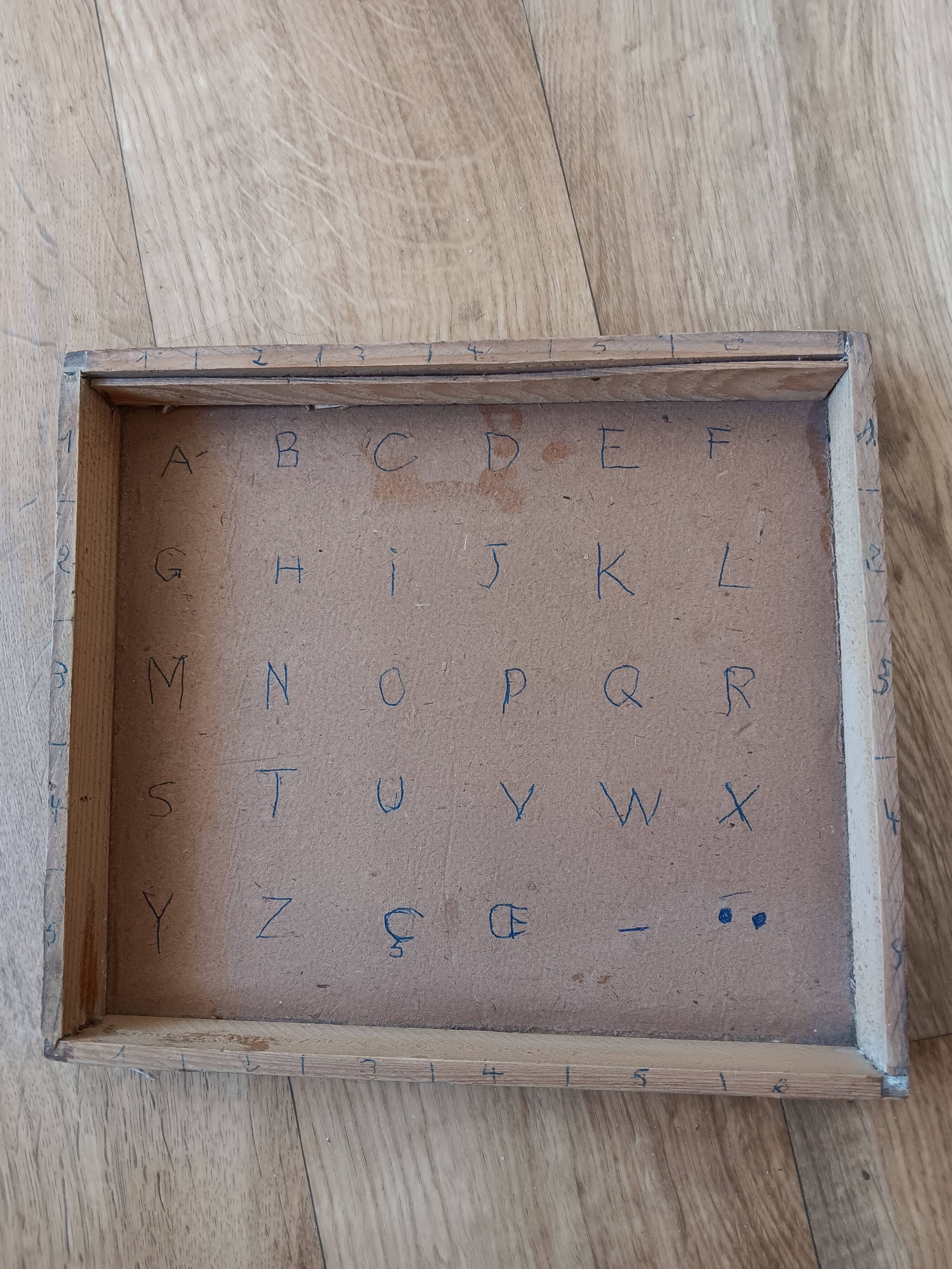 Instructional alphabetical cubes from the early 20th century.