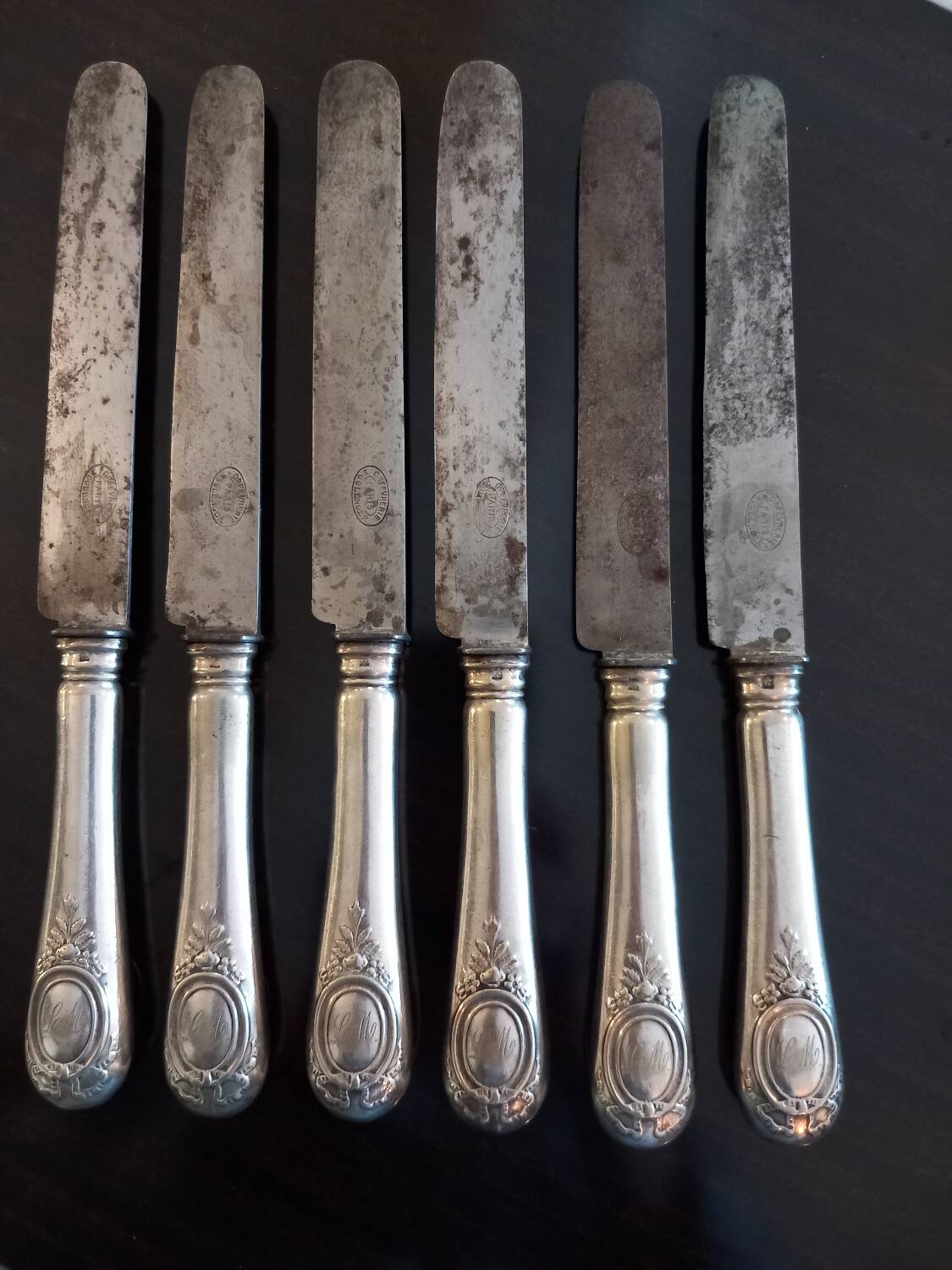 6 couteaux de table .19ème.