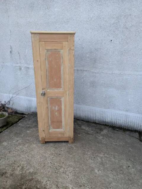 Small wardrobe in natural wood