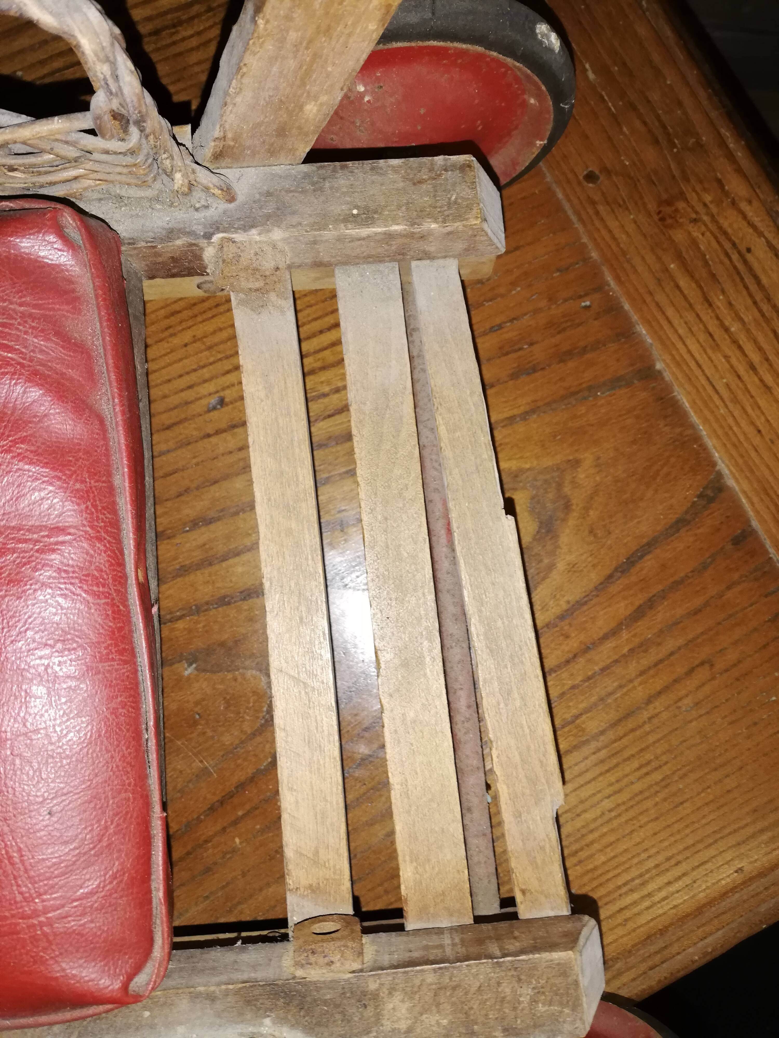 poussette ancienne en osier