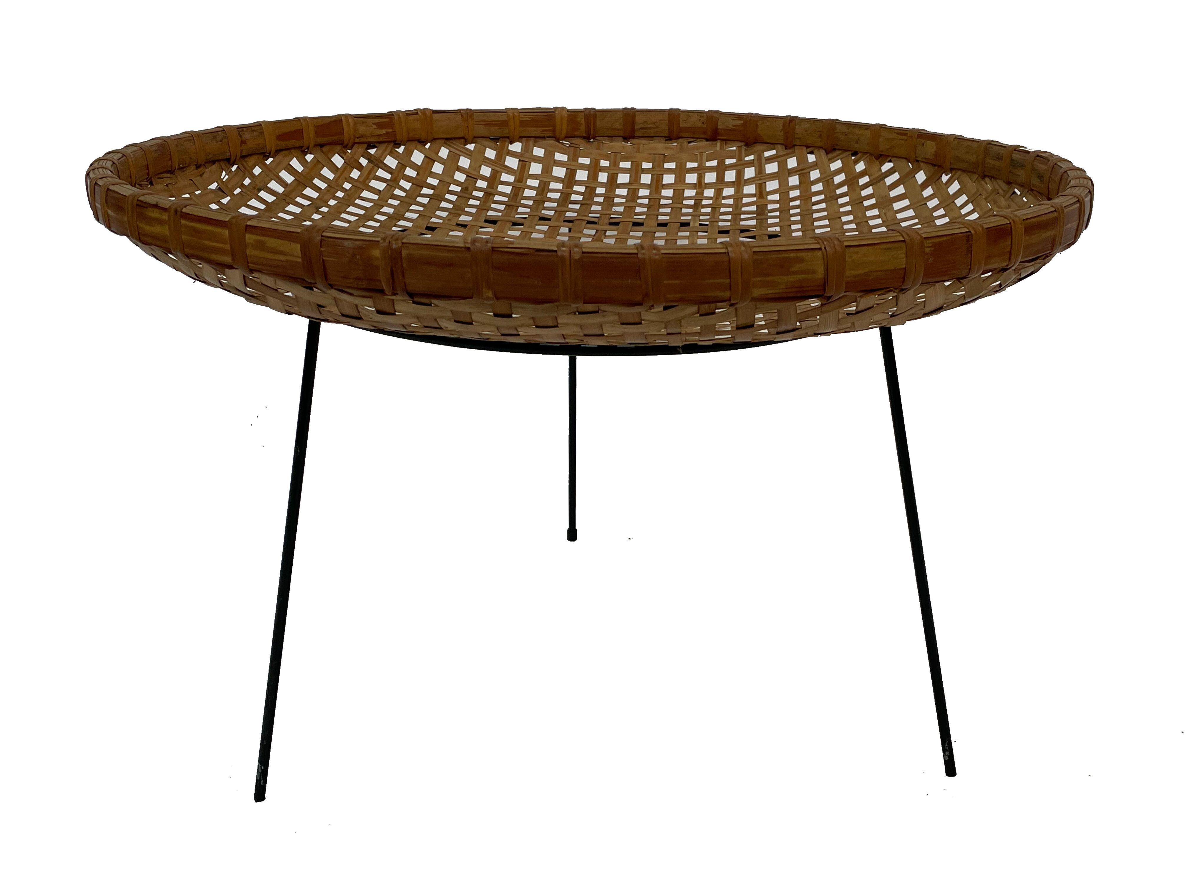 Rattan magazine rack on black metal frame, Artimeta, 1950