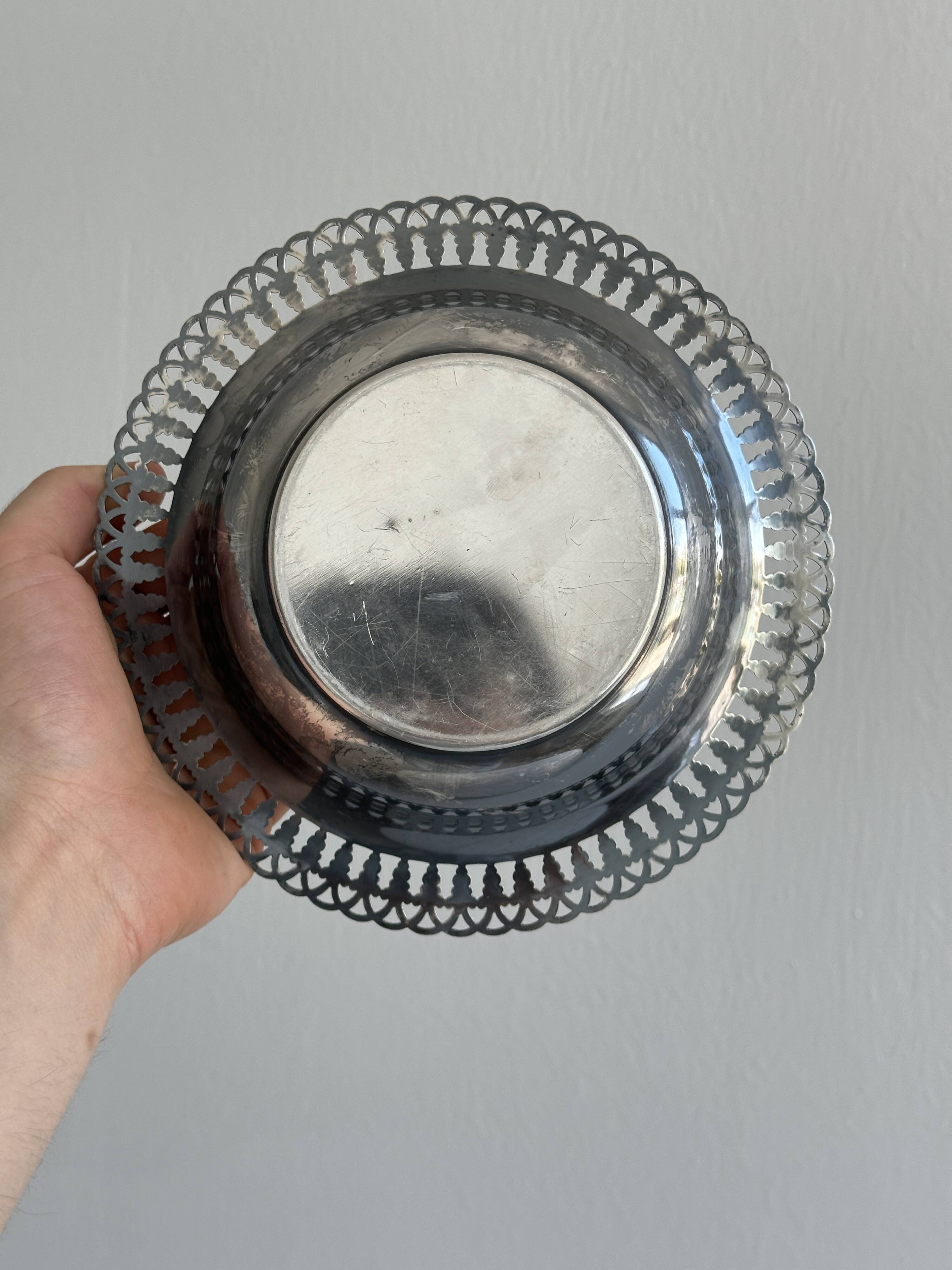 Old dish, old basket