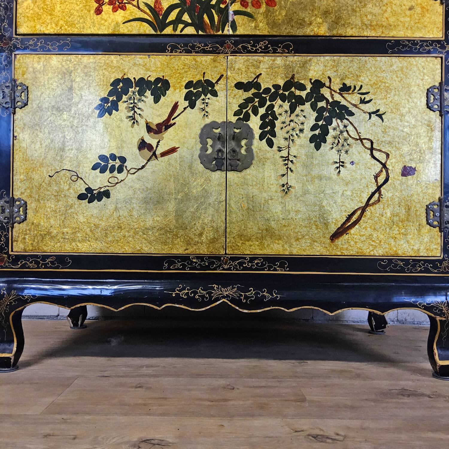 Vintage Chinese cabinet gold leaf / flowers and birds / bohemian