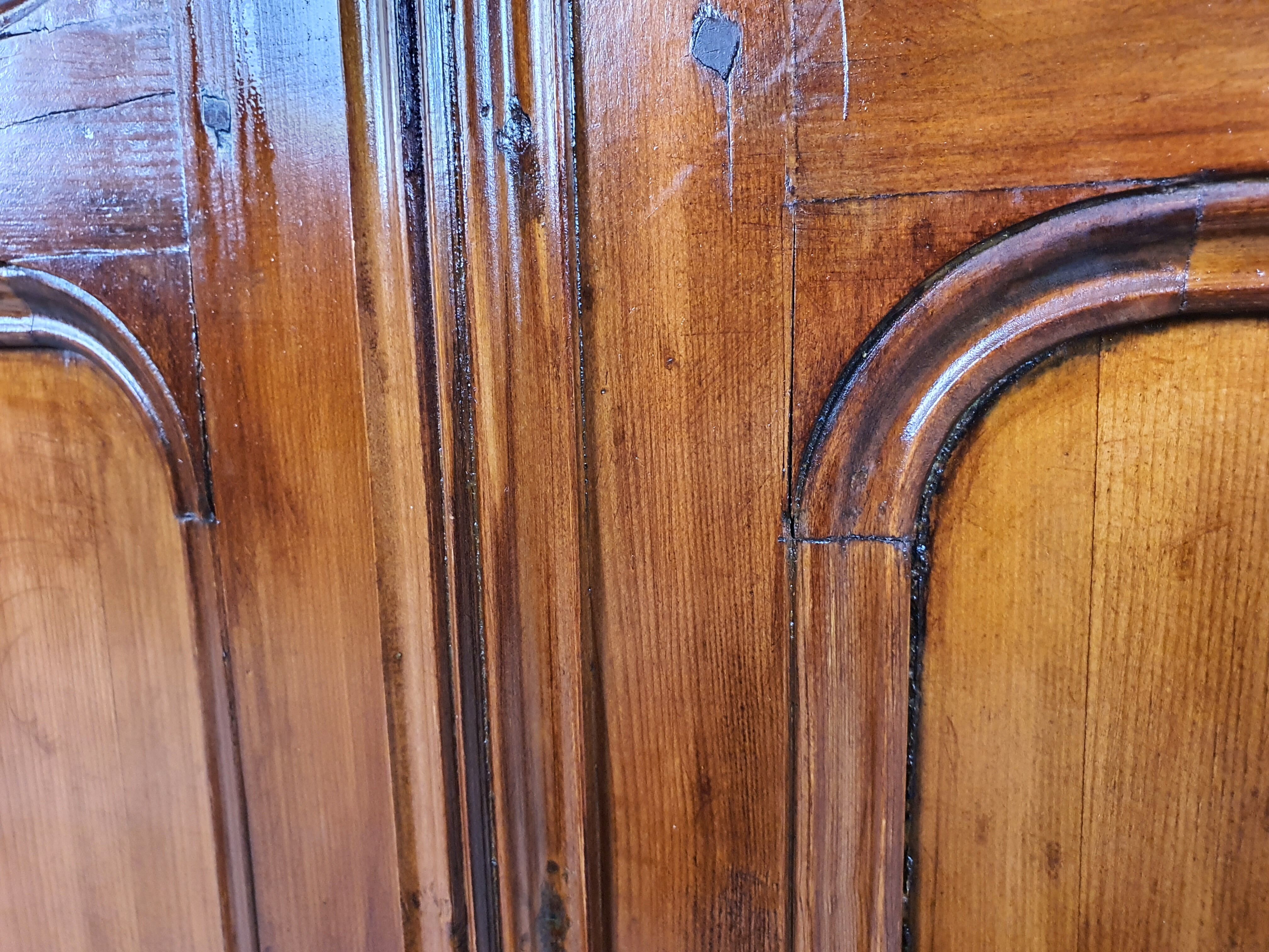 Rustic Wardrobe in Fir with Curtains