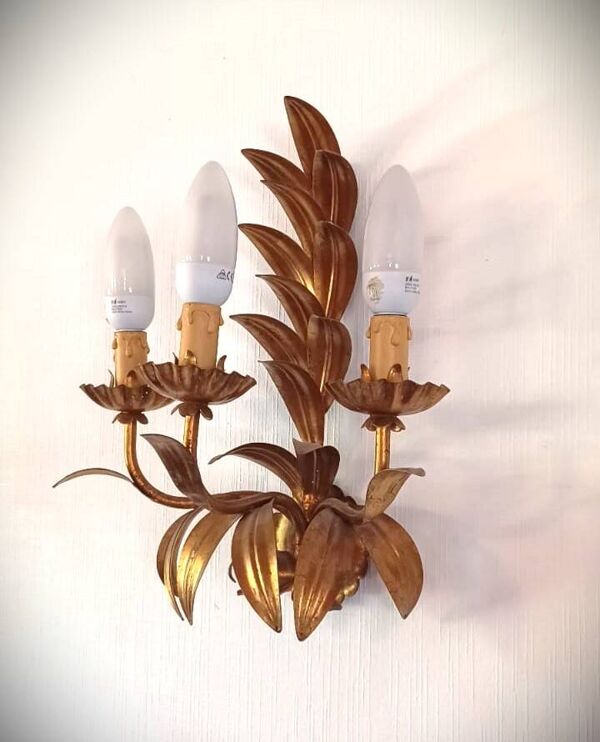 Applique italienne vintage florentine en métal bronze dorée 1970