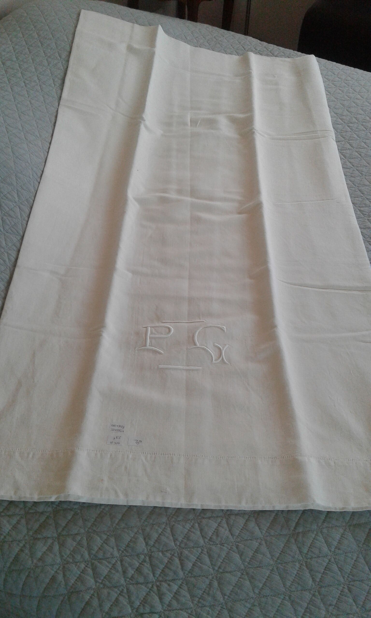 Ancient Drap. Métis,monogram PG