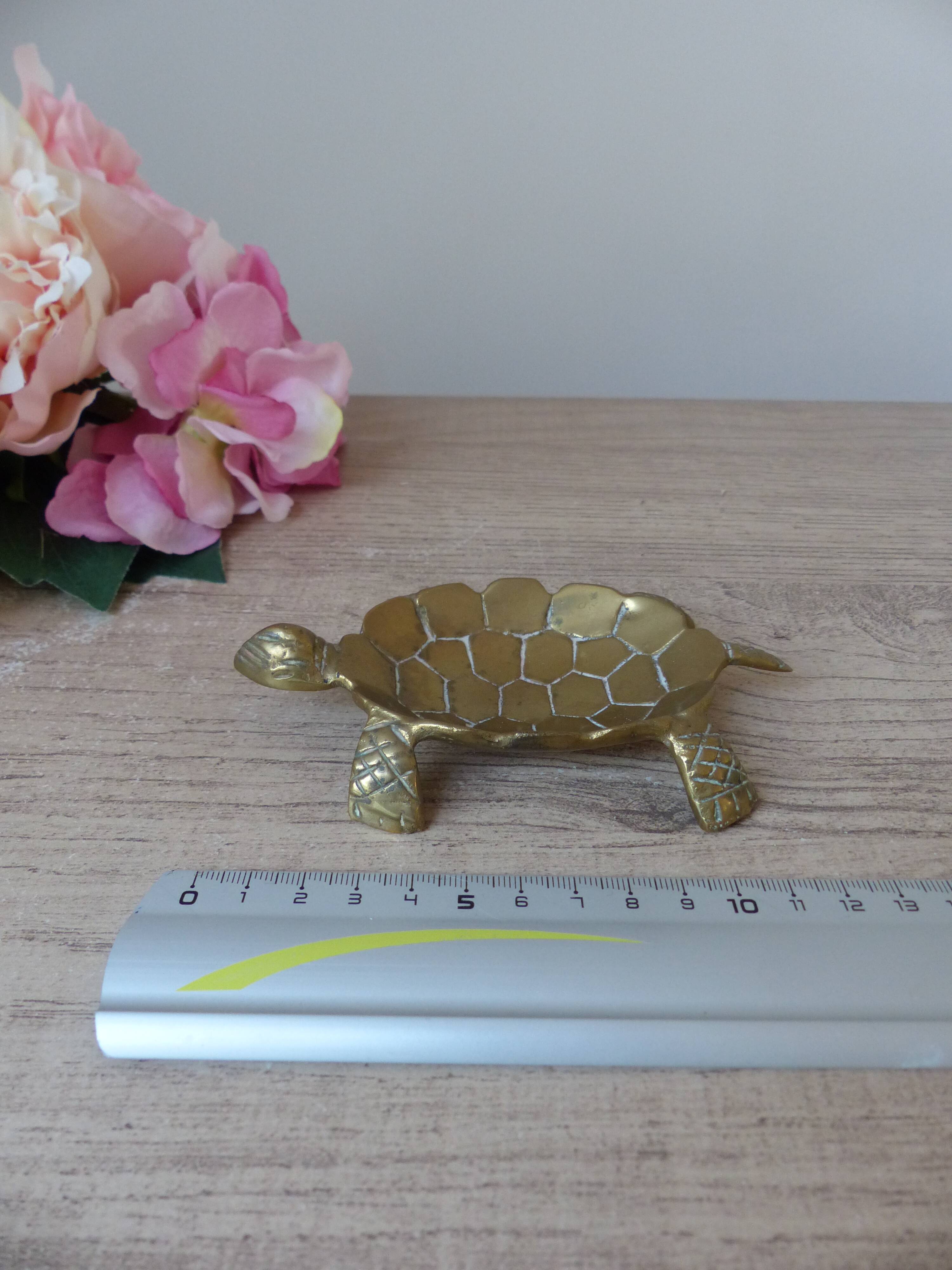 Petit cendrier tortue en laiton sculpté vintage