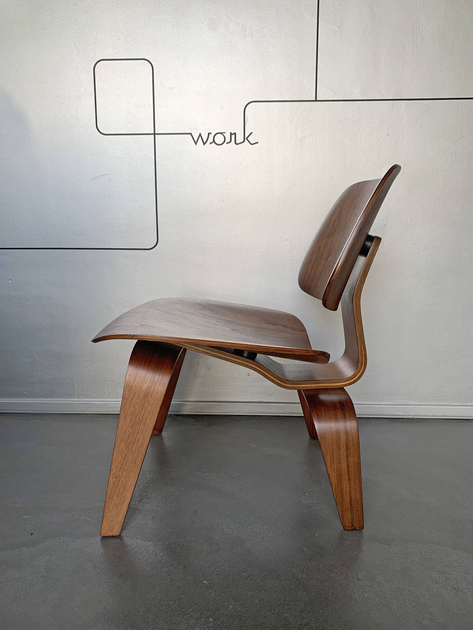 LCW LOUNGE CHAIR WOOD WALNUT BY CHARLES & RAY EAMES EVANS / HERMAN MILLER 1948-49
